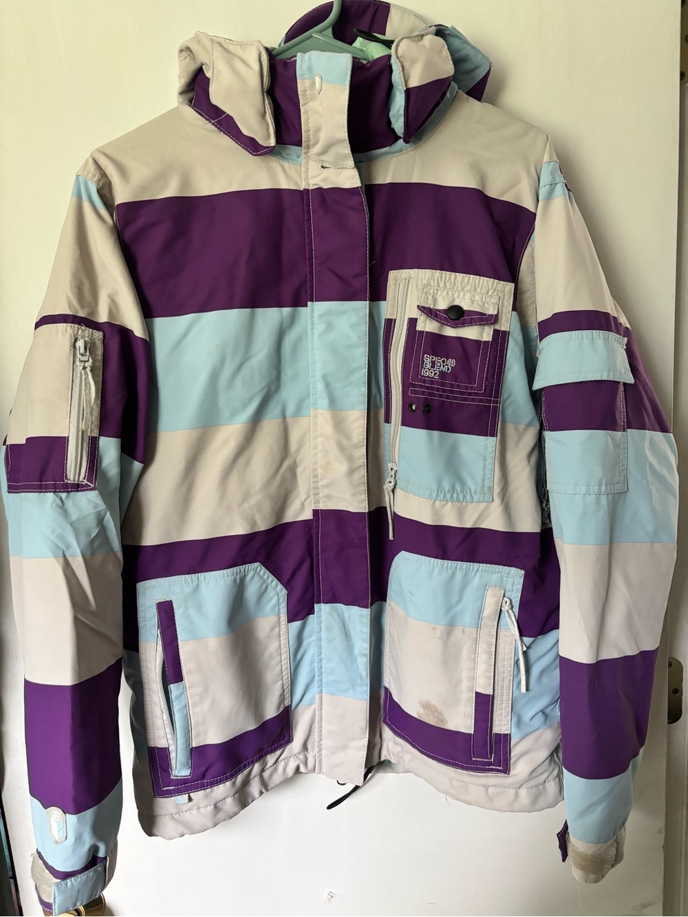 Women’s Vintage Colorblock Ski Jacket in Purple, Light Blue & Cream, Size M.